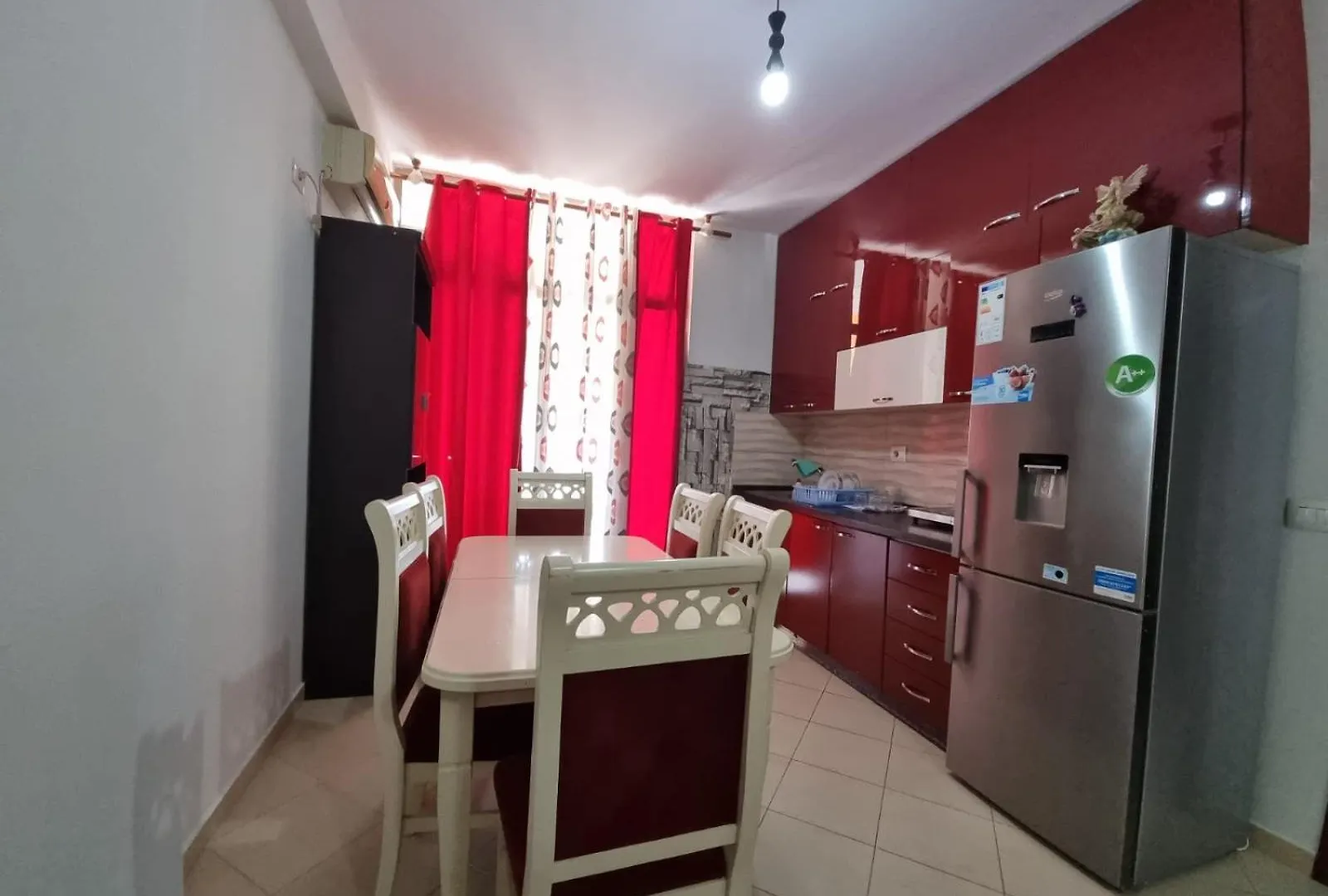 Tirana Cozy Apartament شقة